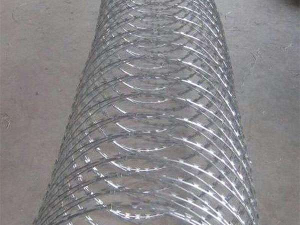 山東濟(jì)寧監(jiān)獄防翻越刀片刺繩案例圖片3