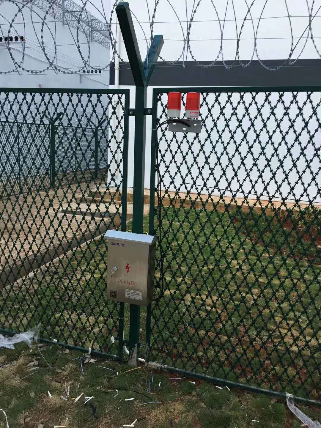 衡州監(jiān)獄刀片焊接網(wǎng)護(hù)欄案例圖片2